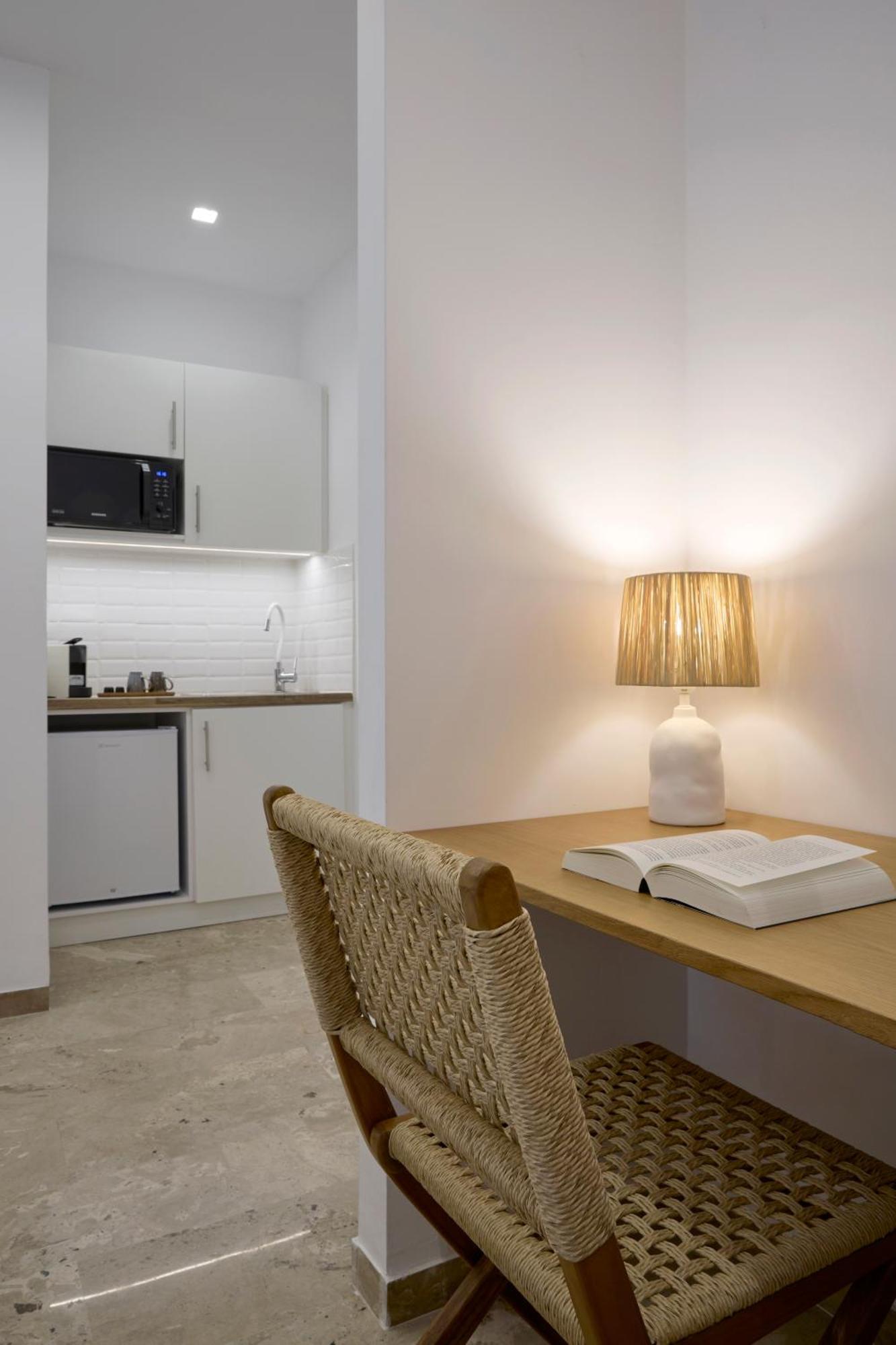 Pil Poul Athens Rooms Экстерьер фото